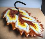 Kaasplank keramiek Saint Gill~in vorm van blad~gaaf, Antiek en Kunst, Ophalen of Verzenden