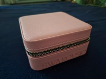 Swarovski juwelen kistje - sieradendoosje beschikbaar voor biedingen