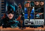 Hot Toys 1/6 - Batgirl - Batman Arkham Knight, Ophalen of Verzenden, Nieuw