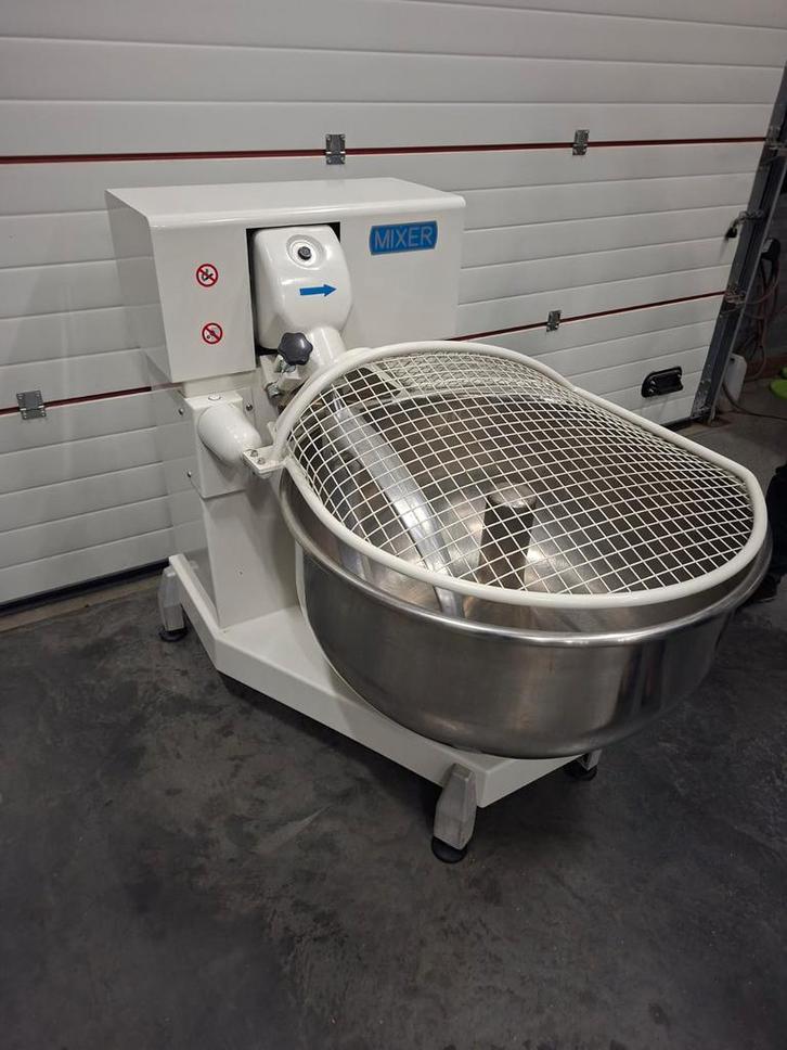 ZGAN DEEGMACHINE DEEGMENGER DEEGMIXER BAKKERIJ, Witgoed en Apparatuur, Overige Witgoed en Apparatuur, Zo goed als nieuw, Ophalen