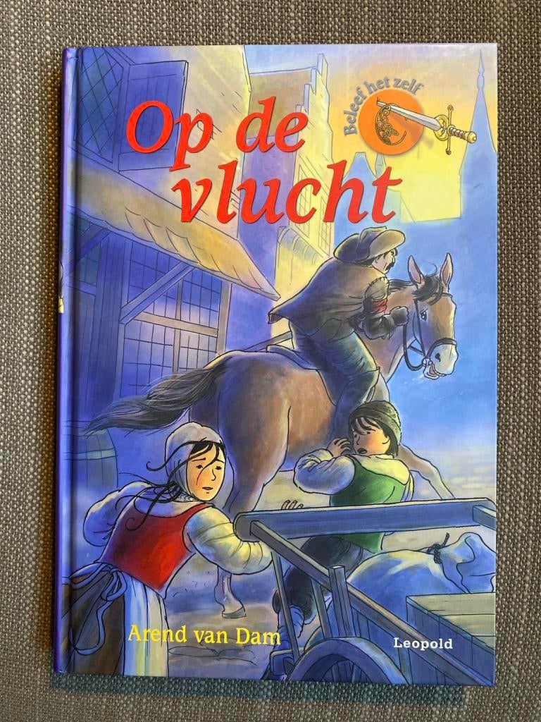 Arend van Dam - Op de vlucht, Non-fictie, Ophalen of Verzenden, Zo goed als nieuw, Arend van Dam