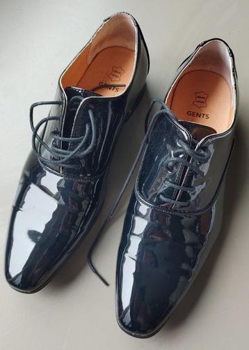 Zwarte lakschoenen, merk Gents, maat 43 beschikbaar voor biedingen