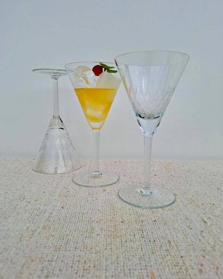 Vintage martini glazen met geslepen motief glaswerk chique, Antiek en Kunst, Antiek | Glas en Kristal, Ophalen of Verzenden