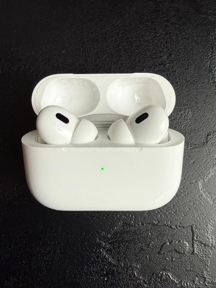Apple airpods pro 2 met nog 1 jaar garantie, Telecommunicatie, Mobiele telefoons | Oordopjes, Zo goed als nieuw, In gehoorgang (in-ear)