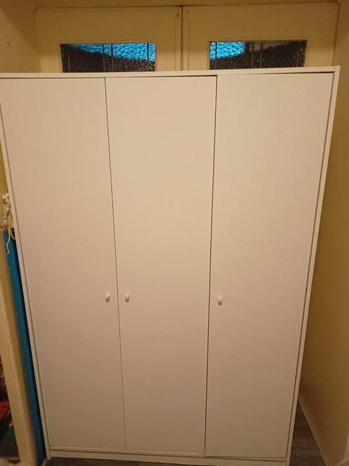KLEPPSTADKledingkast met 3 deuren, wit, 117x176 cm, Huis en Inrichting, Kasten | Roldeurkasten en Archiefkasten, Zo goed als nieuw