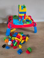 Blokken met blokken tafel, Kinderen en Baby's, Speelgoed | Bouwstenen, Ophalen, Zo goed als nieuw, Megabloks