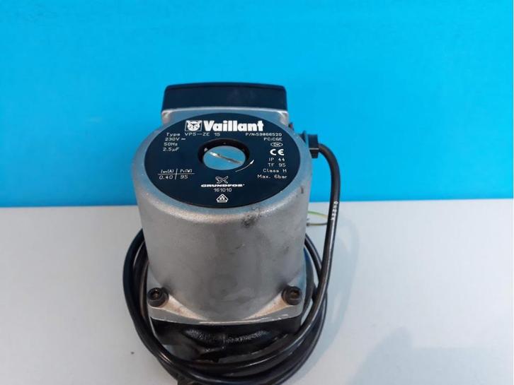 Cv pomp Vaillant Solide VHR 18-22/24-28 (Grundfos) VP5-ZE 15, Doe-het-zelf en Verbouw, Verwarming en Radiatoren, Gebruikt, Cv-ketel of Combi-ketel