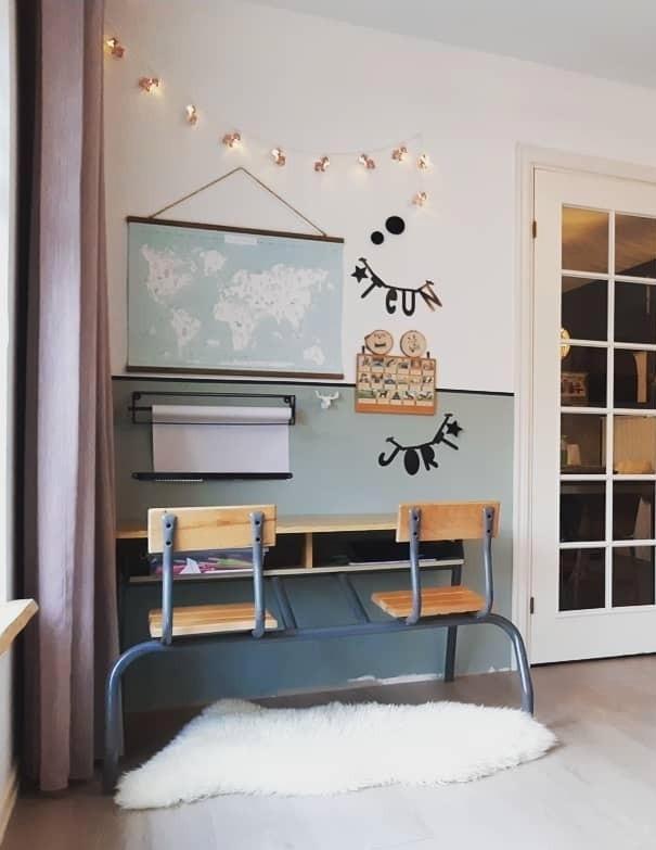 Vintage Schoolbankje - Perfect voor de kinderkamer!, Huis en Inrichting, Bureaus, Gebruikt, Bureau, Ophalen