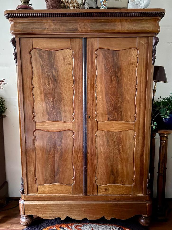 Antieke Biedermeier Meidenkast (184 x 123 cm), Antiek en Kunst, Antiek | Meubels | Kasten, Ophalen