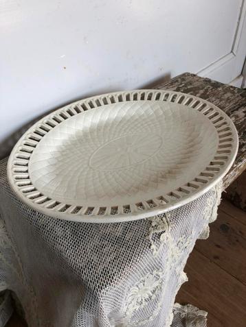 Schaal wedgwood ( beboterd ) beschikbaar voor biedingen