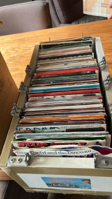 Grote verzameling singles ( ruim170)uit rond de jaren 80 