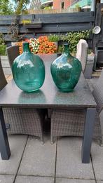 2 grote vazen/flessen, Huis en Inrichting, Woonaccessoires | Vazen, Overige kleuren, Ophalen of Verzenden, Minder dan 50 cm, Glas