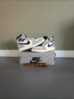 Nike Air Jordan 1 Retro High OG “White Cement” US9.5/EU43, Overige kleuren, Nieuw, Ophalen of Verzenden, Sneakers of Gympen