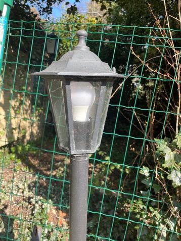 Tuinlamp beschikbaar voor biedingen