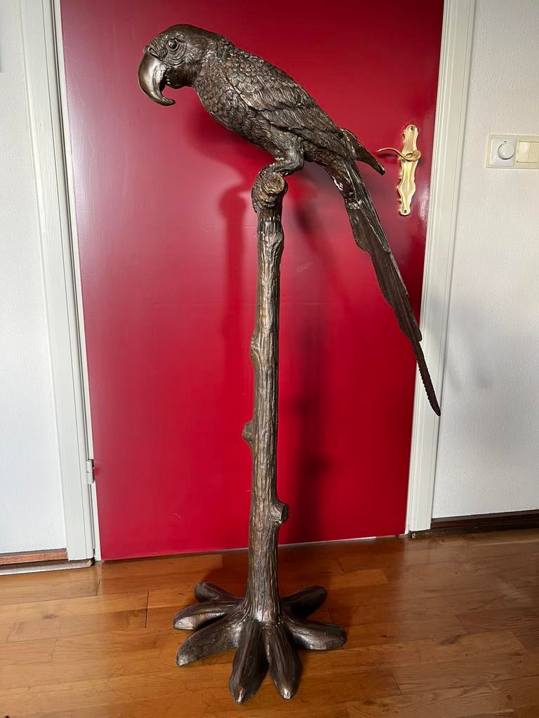 Groot Bronzen Beeld Sculptuur van PAPEGAAI ARA op tak 121 cm, Antiek en Kunst, Kunst | Designobjecten, Ophalen