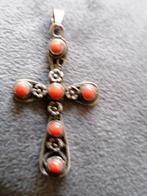 Zilveren kruisje met bloedkoraal, Ophalen, Gebruikt, Met edelsteen, Zilver