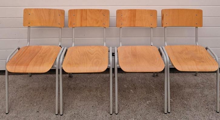 9 x Vintage schoolstoelen houten stoelen retro horeca cafe, Huis en Inrichting, Stoelen, Zo goed als nieuw, Vijf, Zes of meer stoelen