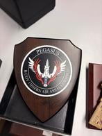 Pegasus Schild & Colt met Radio - Verzameling/Cadeau, Verzamelen, Militaria | Algemeen, Ophalen of Verzenden, Overige soorten