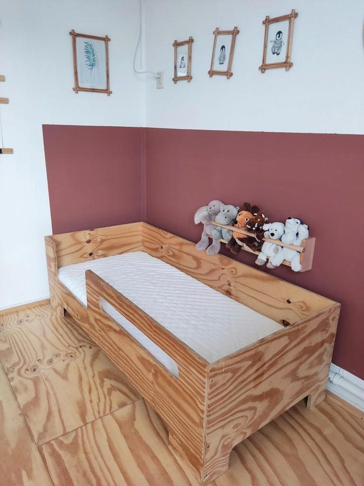 Houten kinderbed met matras. Kleuter bed. Peuterbed 70x160, Kinderen en Baby's, Kinderkamer | Bedden, Gebruikt, 140 tot 160 cm