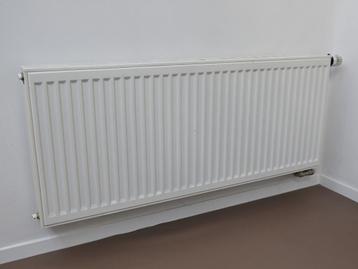 Dubbele Radiator Wit beschikbaar voor biedingen