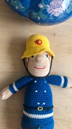 Gehaakte brandweerman // 37 cm, Kinderen en Baby's, Speelgoed | Knuffels en Pluche, Ophalen of Verzenden, Zo goed als nieuw, Overige typen