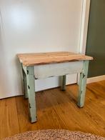 Nachtkastje / bijzettafel vintage / brocante., Huis en Inrichting, Krukjes, Ophalen, Gebruikt, Hout