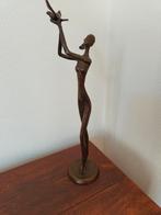 Bronzen beeld vrouw met vogel 34 cm hoog, Ophalen of Verzenden