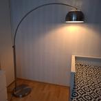 Staande metalen lamp met boog 180 cm. hoog, Huis en Inrichting, Lampen | Vloerlampen, Ophalen, Zo goed als nieuw, Metaal, Modern