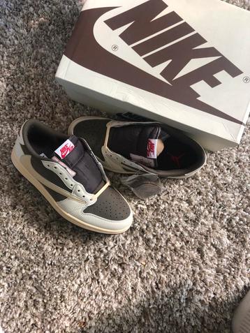 Jordan 1 Travis Scott Low beschikbaar voor biedingen