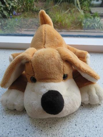Hond liggend merk Evora meet ca 26 cm beschikbaar voor biedingen