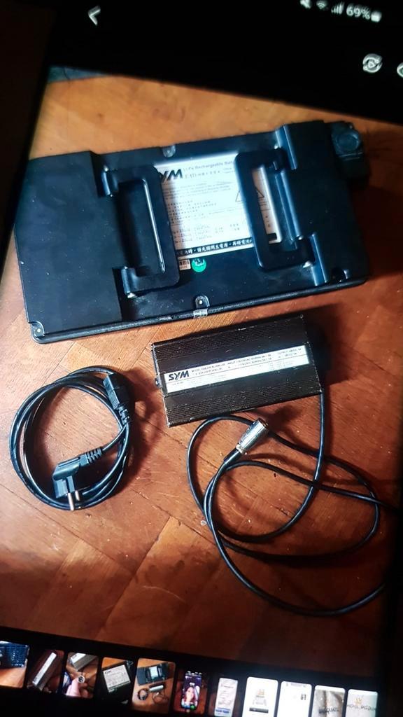 Sym Symmerty.   Batteri j 48volt 15Ah en lader !, Fietsen en Brommers, Scooters | SYM, Gebruikt, Overige modellen, Maximaal 45 km/u