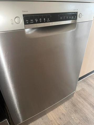 Vaatwasser met bestekmand beschikbaar voor biedingen