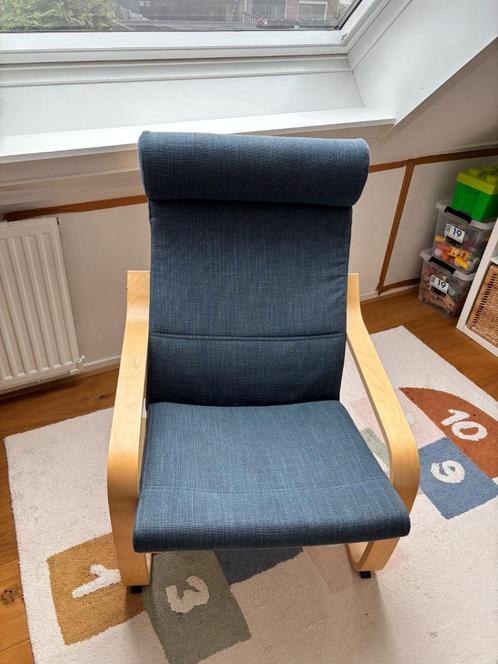 POANG Fauteuil met voetenbank (donkerblauw), Huis en Inrichting, Fauteuils, Gebruikt, Hout, Stof, 50 tot 75 cm, 75 tot 100 cm