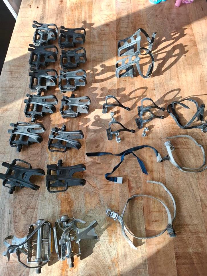 Partij retro vintage racefietspedalen en bellen, Fietsen en Brommers, Fietsonderdelen, Nieuw, Algemeen, Zadel, Ophalen of Verzenden