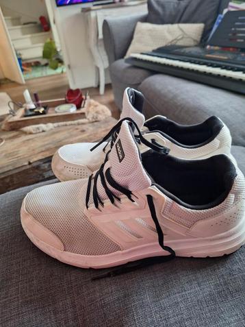 🌈 2 x Adidas heren 'sport'schoenen maat 44 beschikbaar voor biedingen