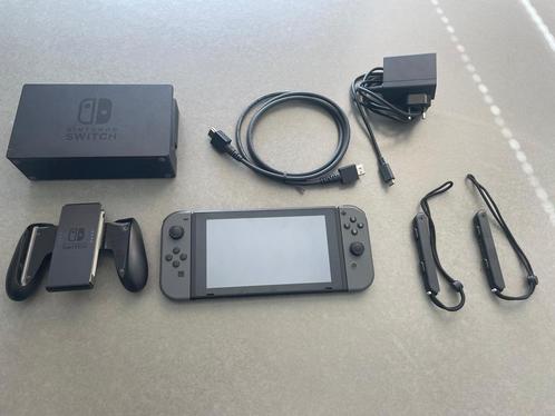 Nitendo switch 1 grijs met alles erbij, Spelcomputers en Games, Spelcomputers | Nintendo Switch, Zo goed als nieuw, Switch Original