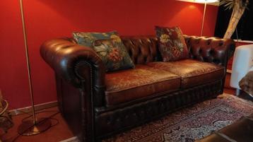 Chesterfield look 2 zits bank met stoere vintage uitstraling beschikbaar voor biedingen