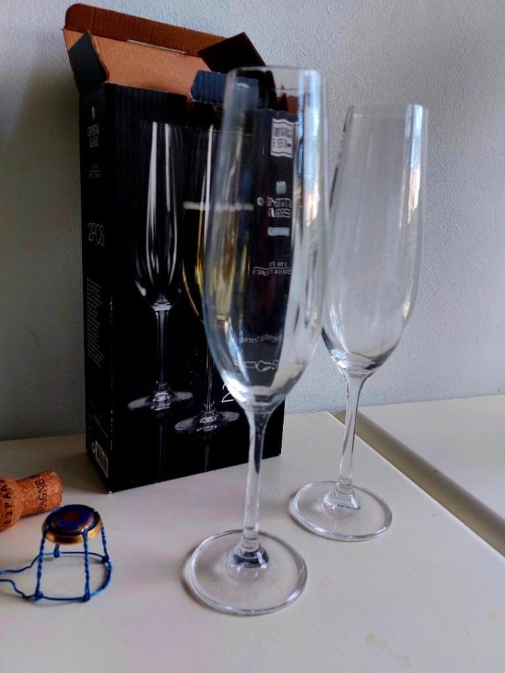 Champagne glazen flutes 260ml 2 stuks - kristal, 25 cm hoog, Huis en Inrichting, Keuken | Servies, Nieuw, Glas of Glazen, Overige stijlen