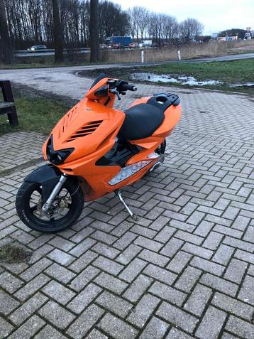 Yamaha Aerox Kappenset Oranje+ Binnenkuip beschikbaar voor biedingen