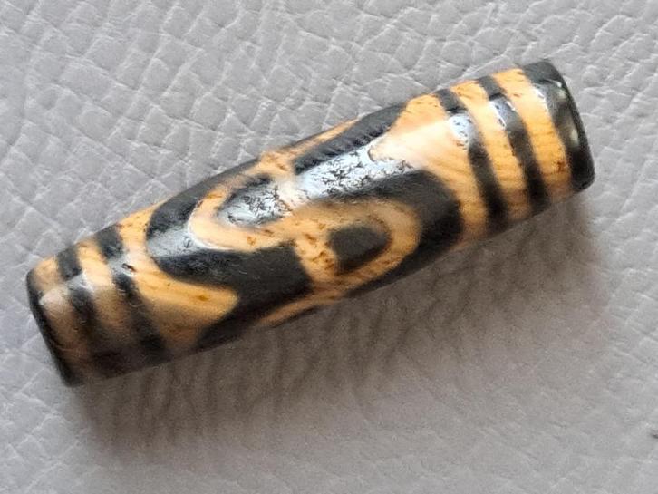 D21 Dzi - Tibetan old Agate Prayer dzi Amulet, Antiek en Kunst, Kunst | Niet-Westerse kunst, Ophalen of Verzenden