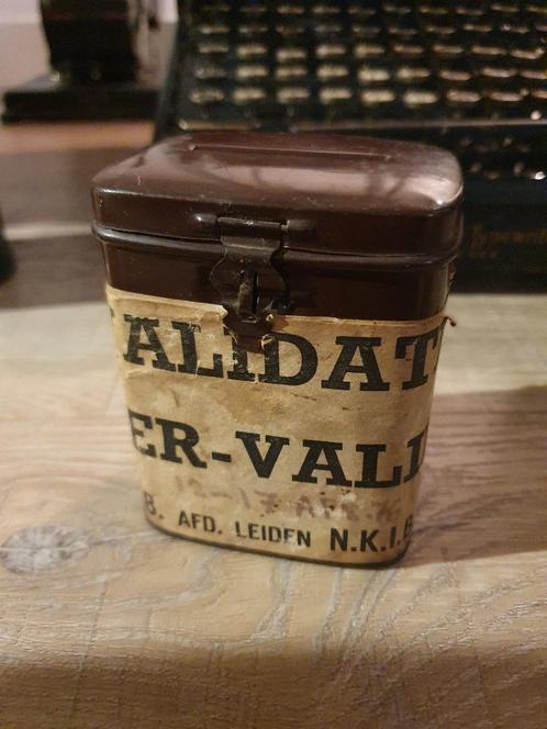 Antiek collectebus minder validen A.N.I.B.Afd Leiden N.K.I.B, Verzamelen, Spaarpotten, Zo goed als nieuw, Overige thema's, Metaal of Blik