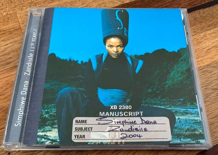 CD SIMPHIWE DANA ZANDISILE 2004 GALLO RECORDS SOUTH AFRICA, Cd's en Dvd's, Cd's | Jazz en Blues, Gebruikt, Jazz, 1980 tot heden