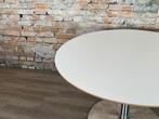 Artifort Circle eettafel bij TheReSales, Ophalen, Rond, Zo goed als nieuw, Drie personen