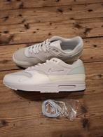 Air Max 1 Hangul Day 42.5, Kleding | Heren, Schoenen, Overige kleuren, Nike, Nieuw, Ophalen of Verzenden