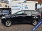 Ford Kuga 1.5 EcoB. Trend Ult., Voorwielaandrijving, Stof, 4 cilinders, Zwart