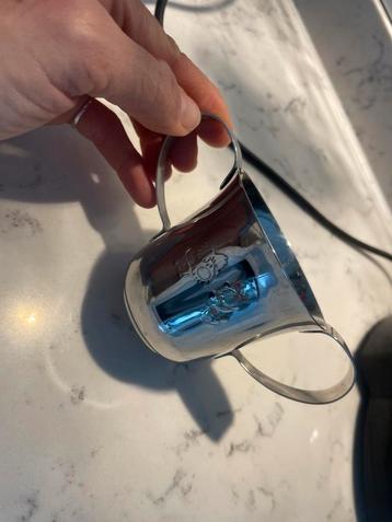 Rvs zilverkleurige Kinderbeker Woezel en Pip beschikbaar voor biedingen