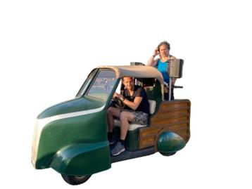 Mobiele DJ Golfkar inhuren, rijdende retro Deejay vintage beschikbaar voor biedingen
