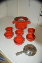 nog nieuw :seventies /vintage  rood  aardewerk fondue set, Ophalen of Verzenden, Huis en Inrichting