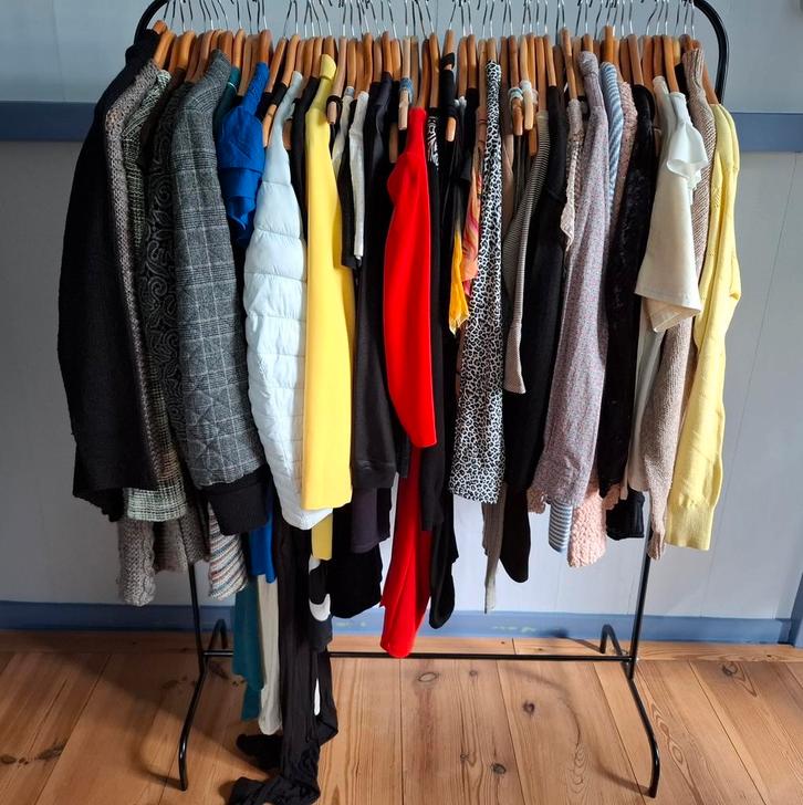 Leuke partij dameskleding! Mt.S/M/L. 95 Stuks!, Kleding | Dames, Dames-kledingpakketten, Zo goed als nieuw, Maat 38/40 (M), Ophalen of Verzenden