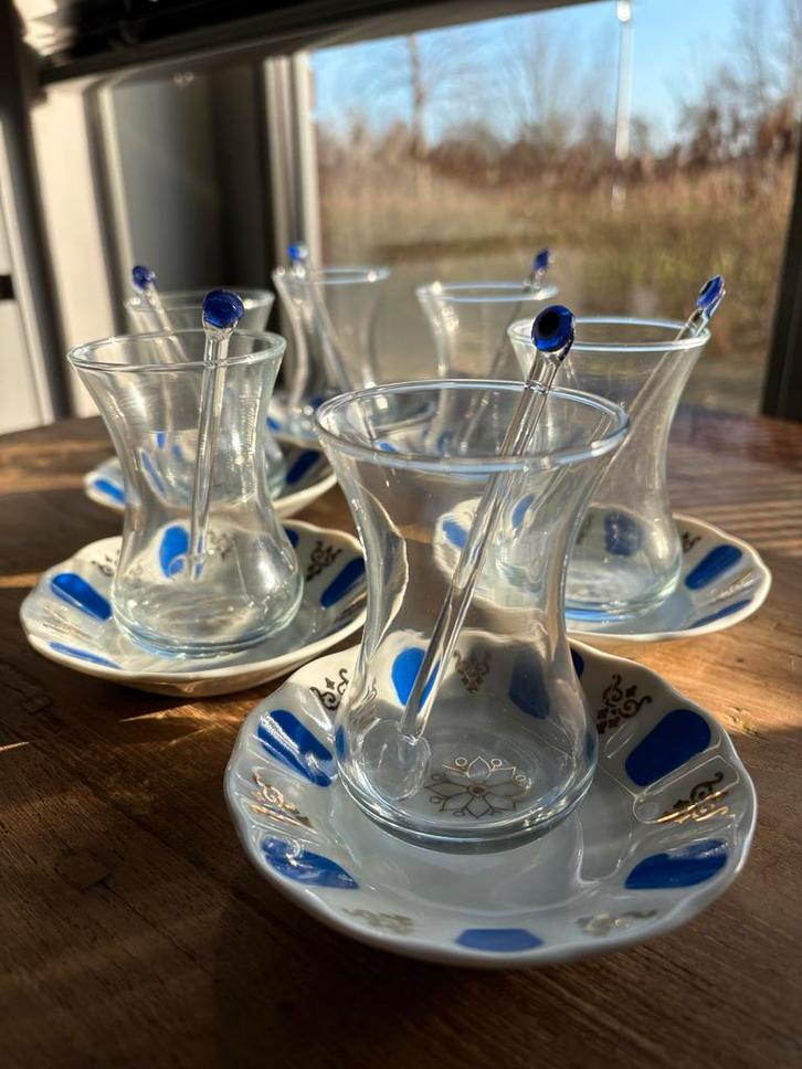 Authentiek Turks theeservies uit Istanbul, Huis en Inrichting, Keuken | Servies, Nieuw, Kop(pen) en/of Schotel(s), Overige stijlen